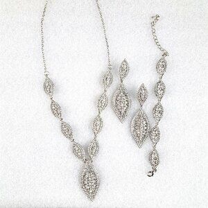 Gorgeous Necklace, Earrings and Bracelet Set